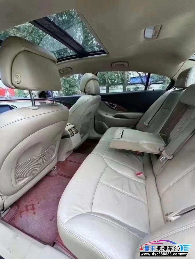 12年别克君越轿车抵押车出售