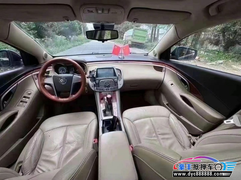 12年别克君越轿车抵押车出售