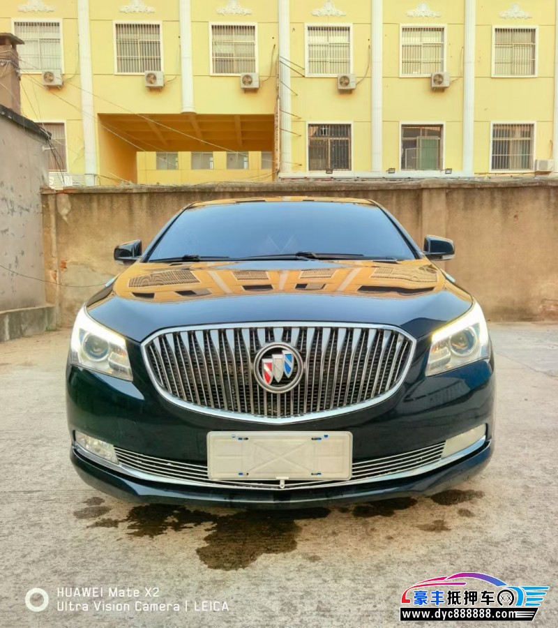 15年别克君越轿车抵押车出售