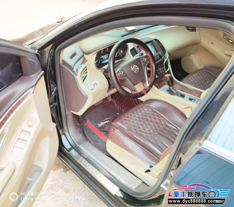 15年别克君越轿车抵押车出售