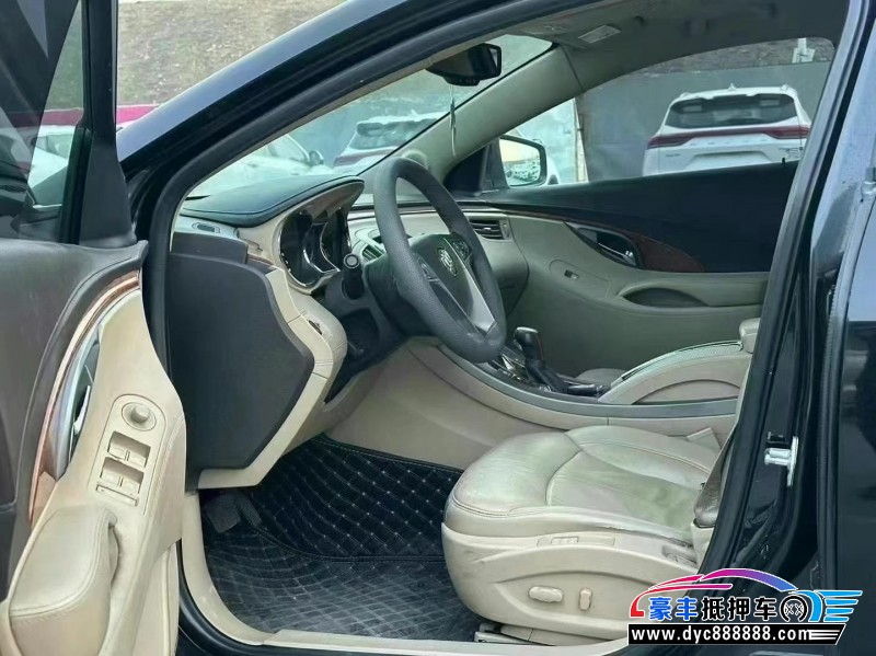 11年别克君越轿车抵押车出售