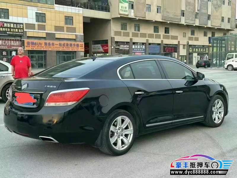 11年别克君越轿车抵押车出售