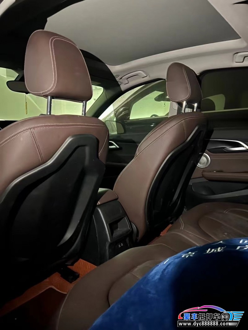 21年宝马1系轿车抵押车出售