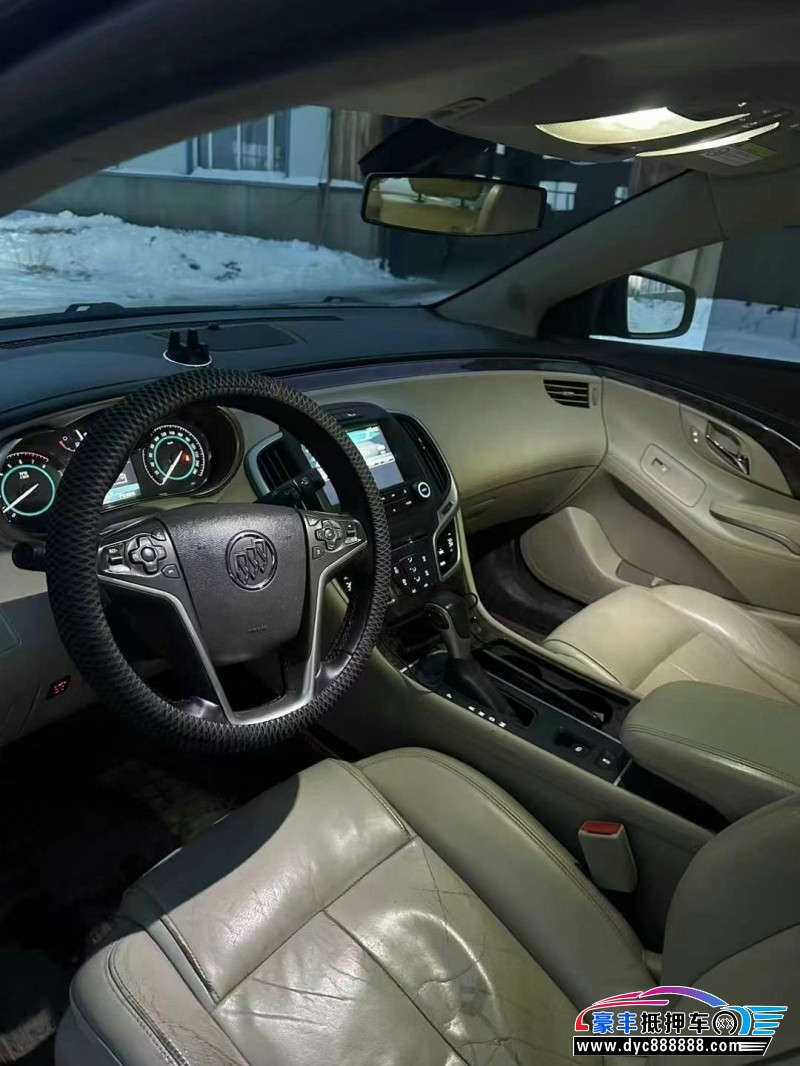 15年别克君越轿车抵押车出售