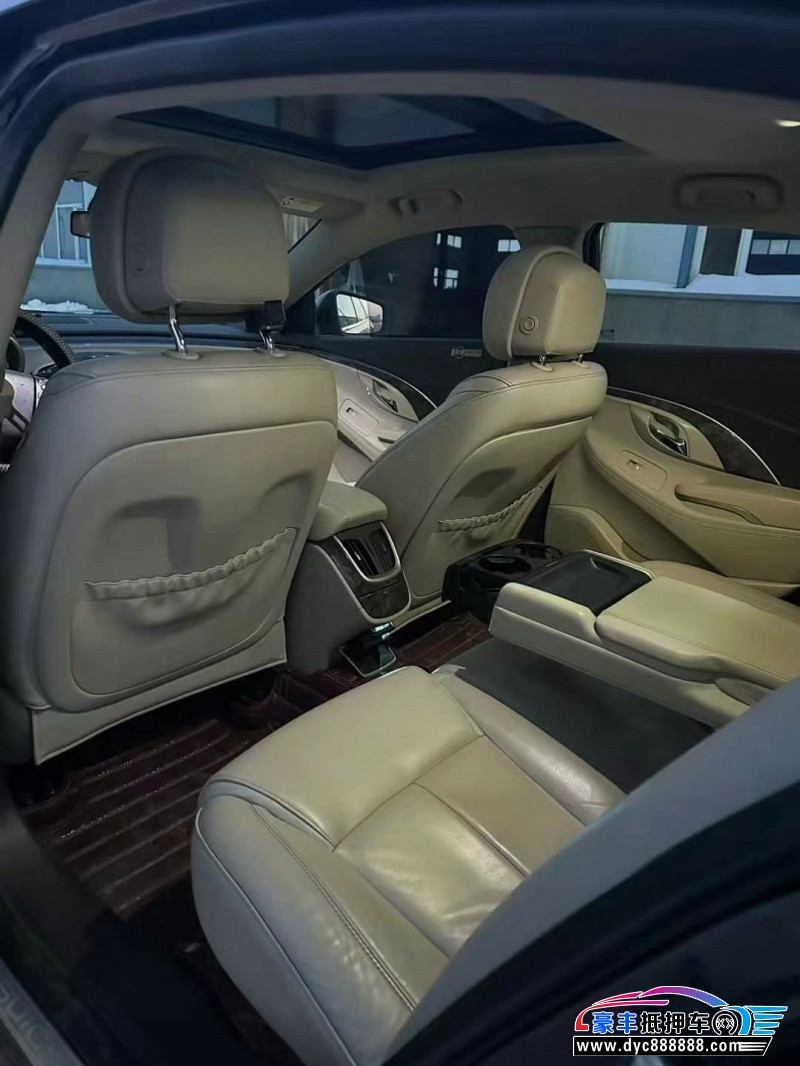 15年别克君越轿车抵押车出售