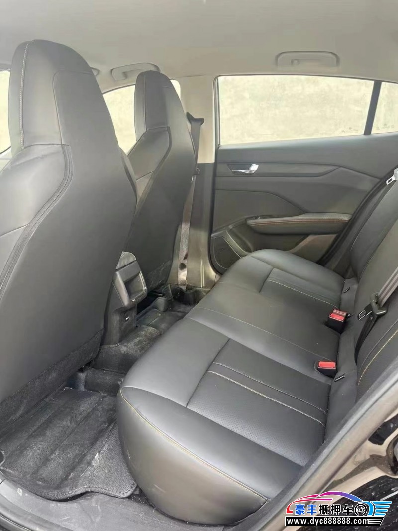 24年东风风神奕炫轿车抵押车出售