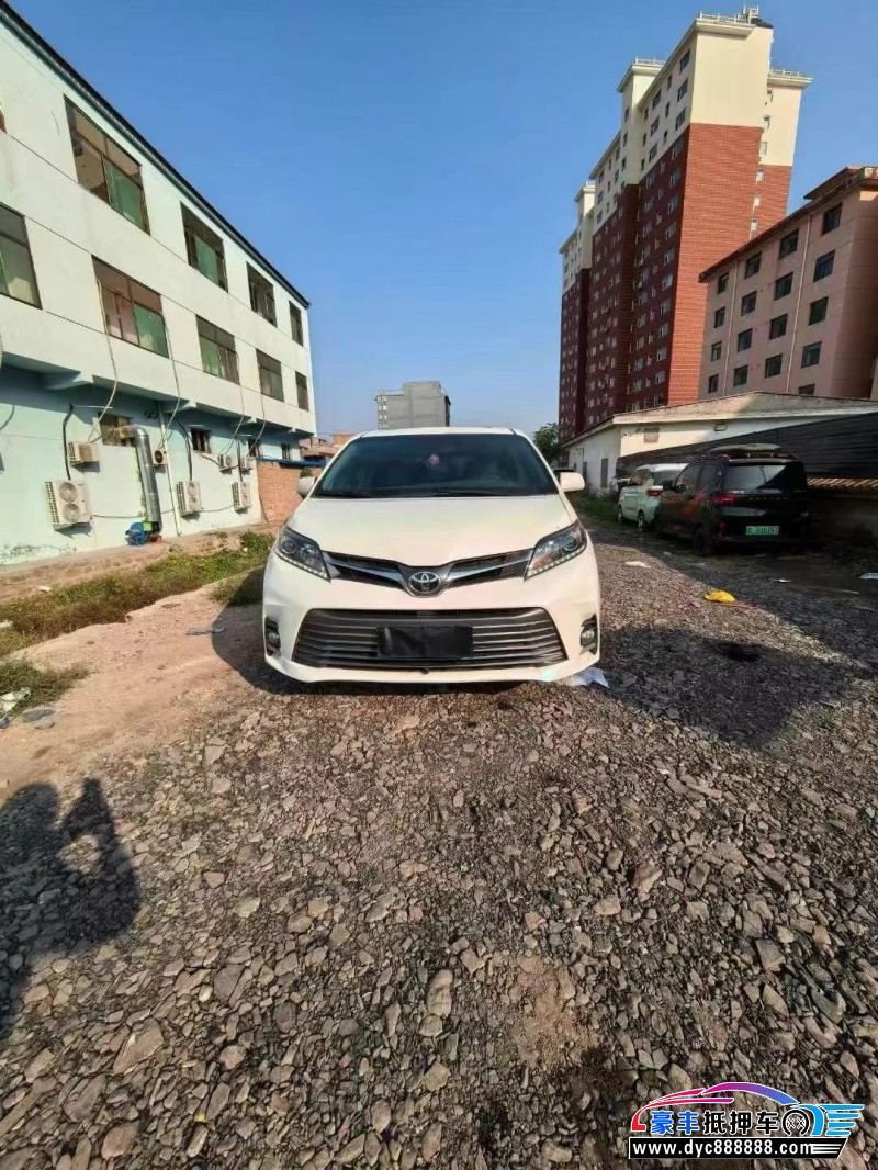 18年丰田塞纳轿车抵押车出售