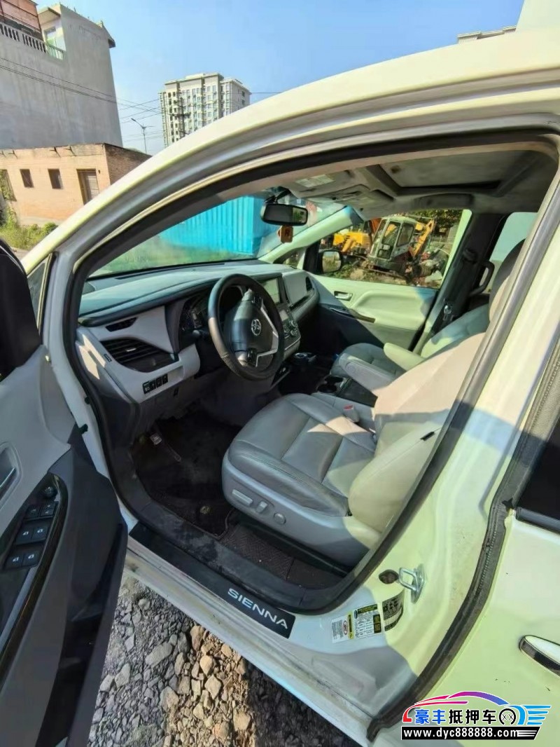 18年丰田塞纳轿车抵押车出售