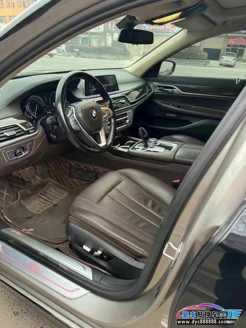 17年宝马7系轿车抵押车出售