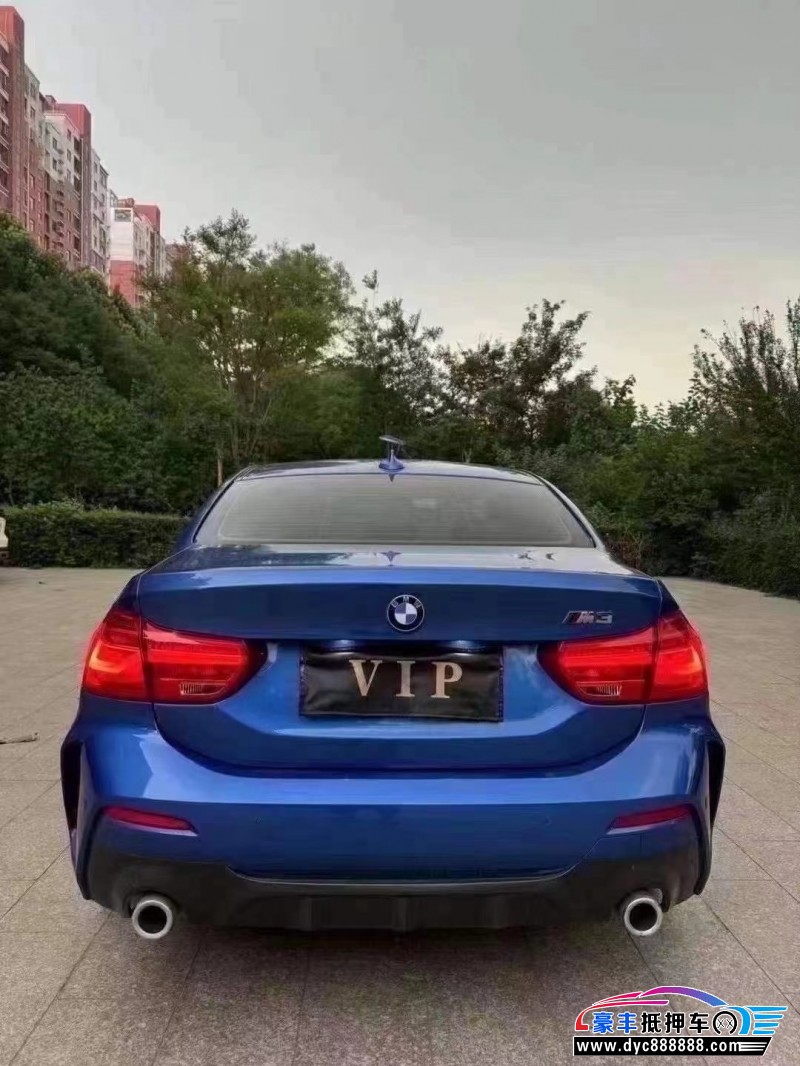 20年宝马1系轿车抵押车出售