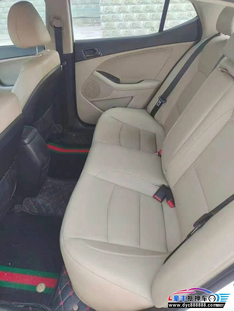 17年起亚K5轿车抵押车出售