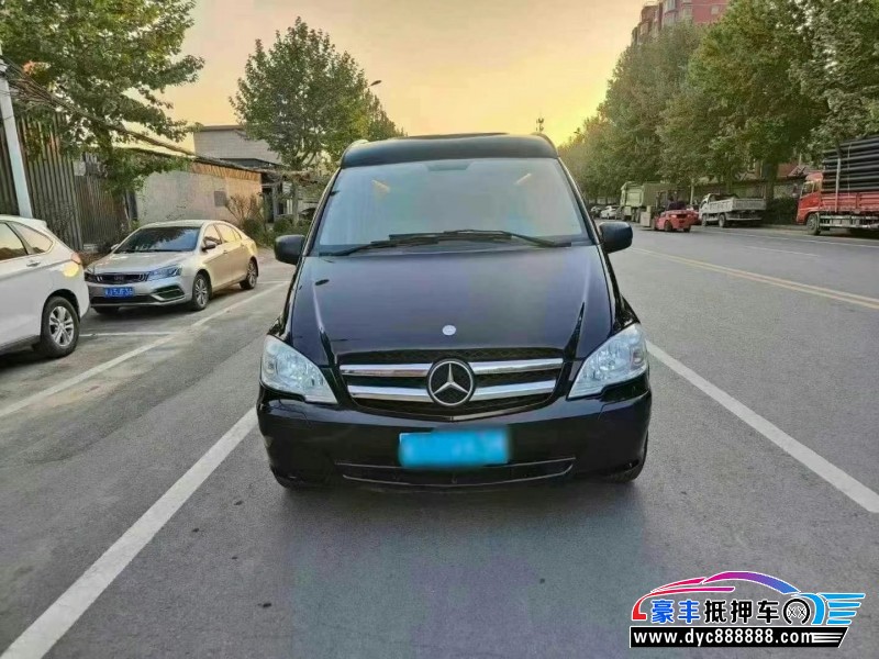 14年奔驰威霆轿车抵押车出售