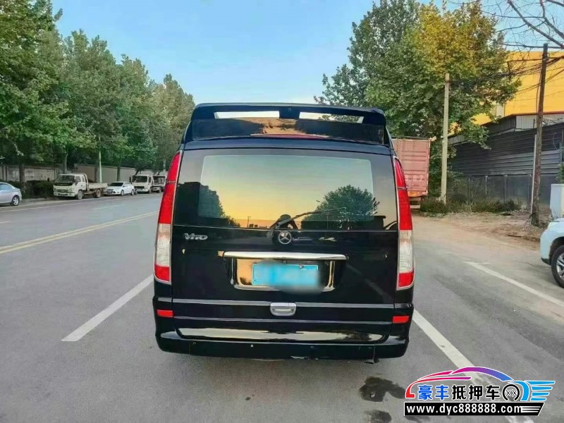 14年奔驰威霆轿车抵押车出售