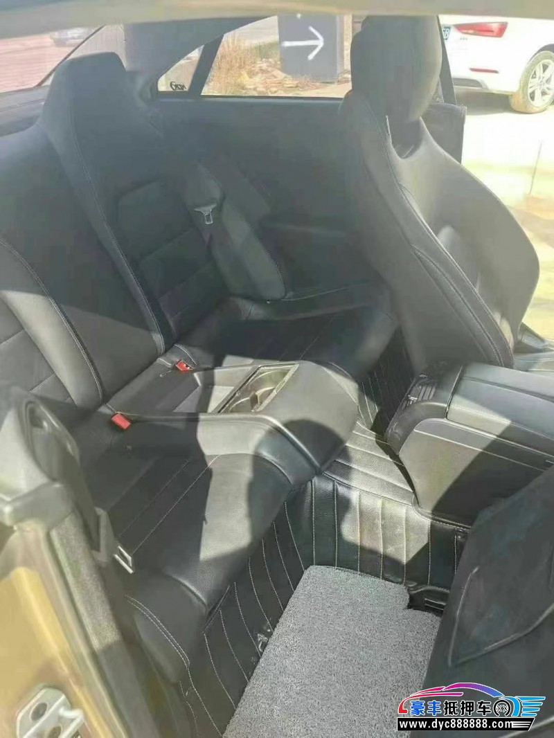 11年奔驰E轿车抵押车出售