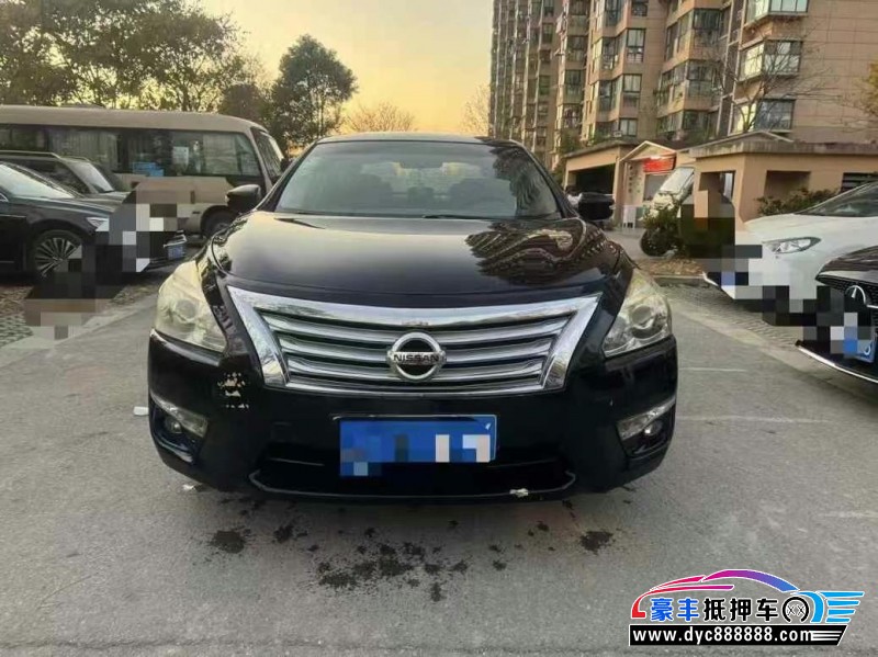 13年日产天籁轿车抵押车出售