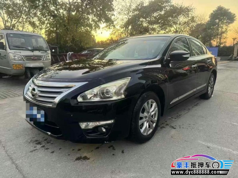 13年日产天籁轿车抵押车出售
