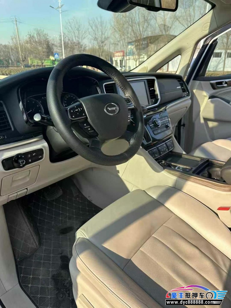 19年传祺M8轿车抵押车出售