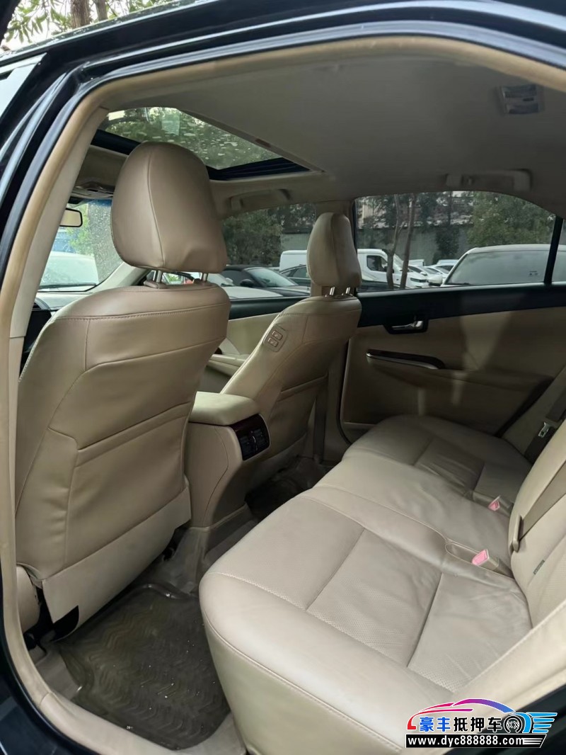 13年丰田凯美瑞轿车抵押车出售