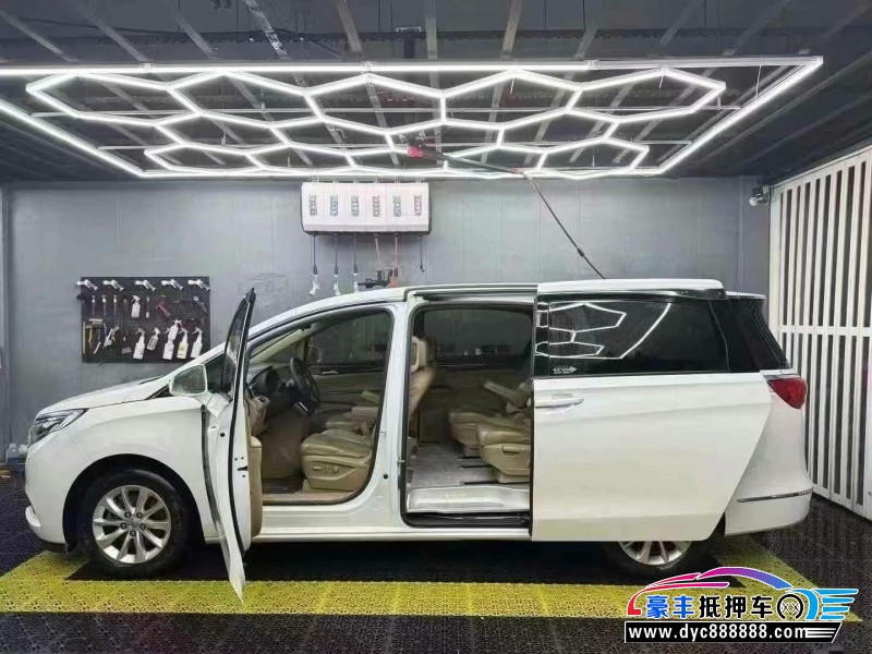 17年别克GL8轿车抵押车出售