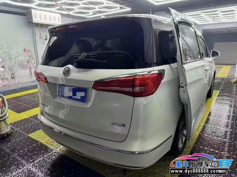 17年别克GL8轿车抵押车出售