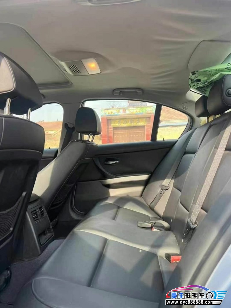 11年宝马3系轿车抵押车出售