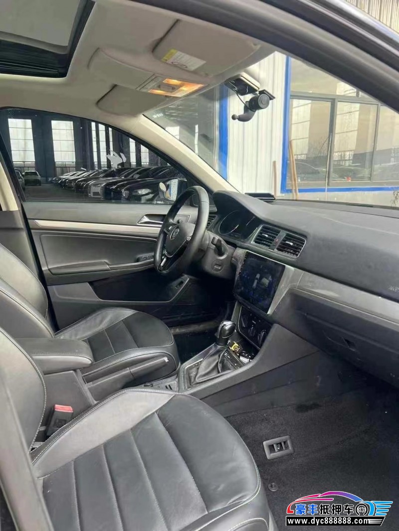 17年大众朗逸轿车抵押车出售