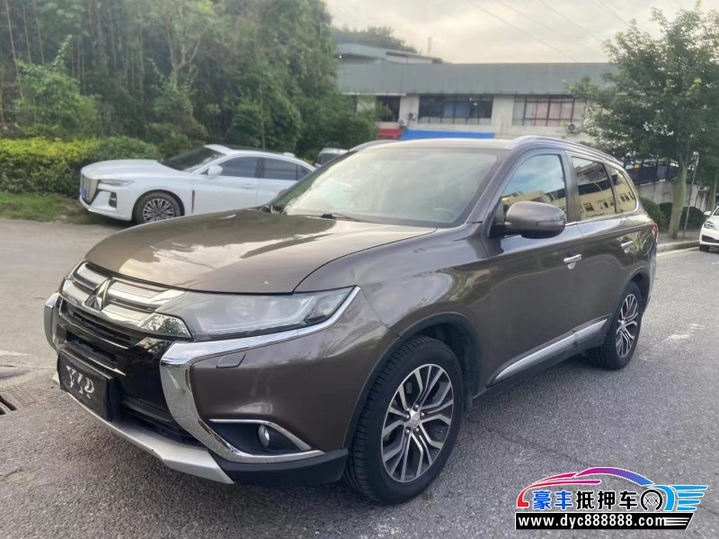 16年三菱欧蓝德轿车抵押车出售