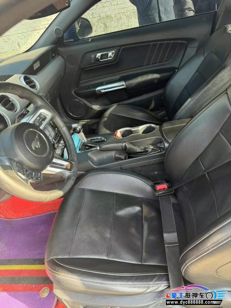 17年福特野马轿车抵押车出售