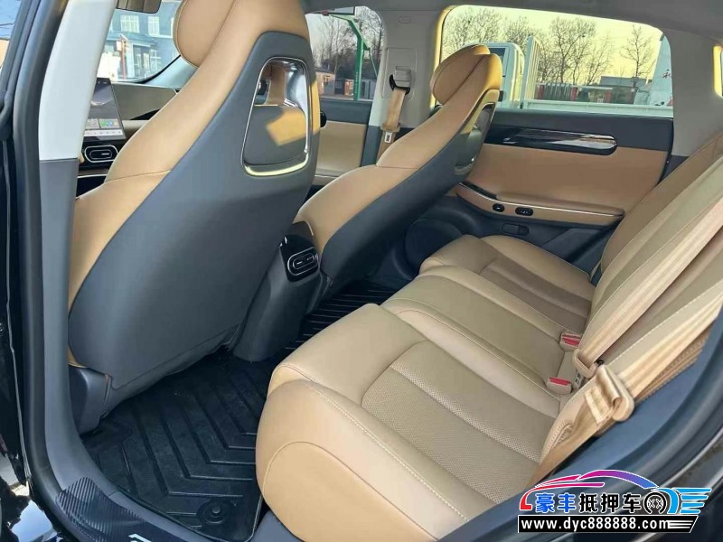 24年零跑c01轿车抵押车出售