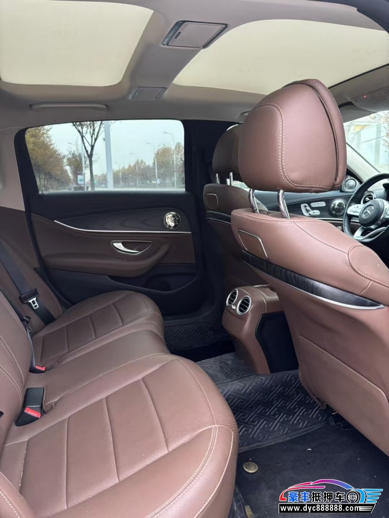 20年奔驰E轿车抵押车出售