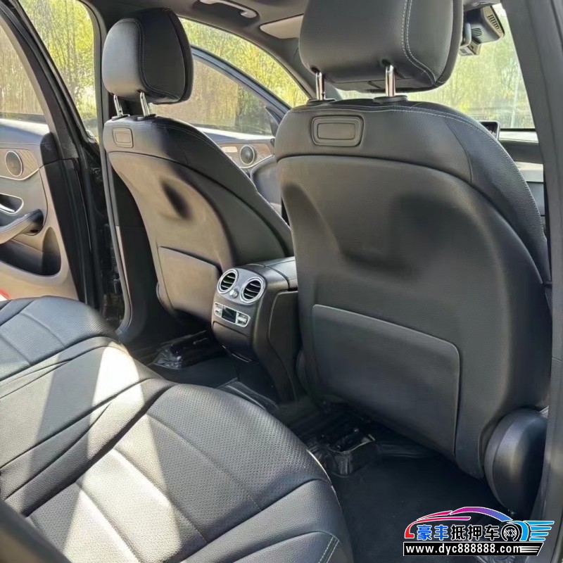 17年奔驰GLC轿车抵押车出售