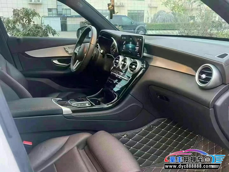 20年奔驰GLC轿车抵押车出售