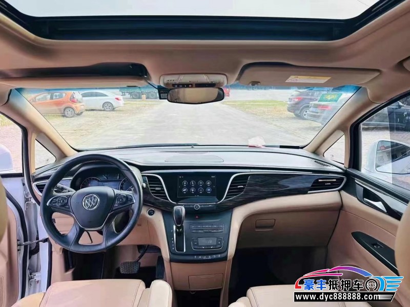 17年别克GL8轿车抵押车出售