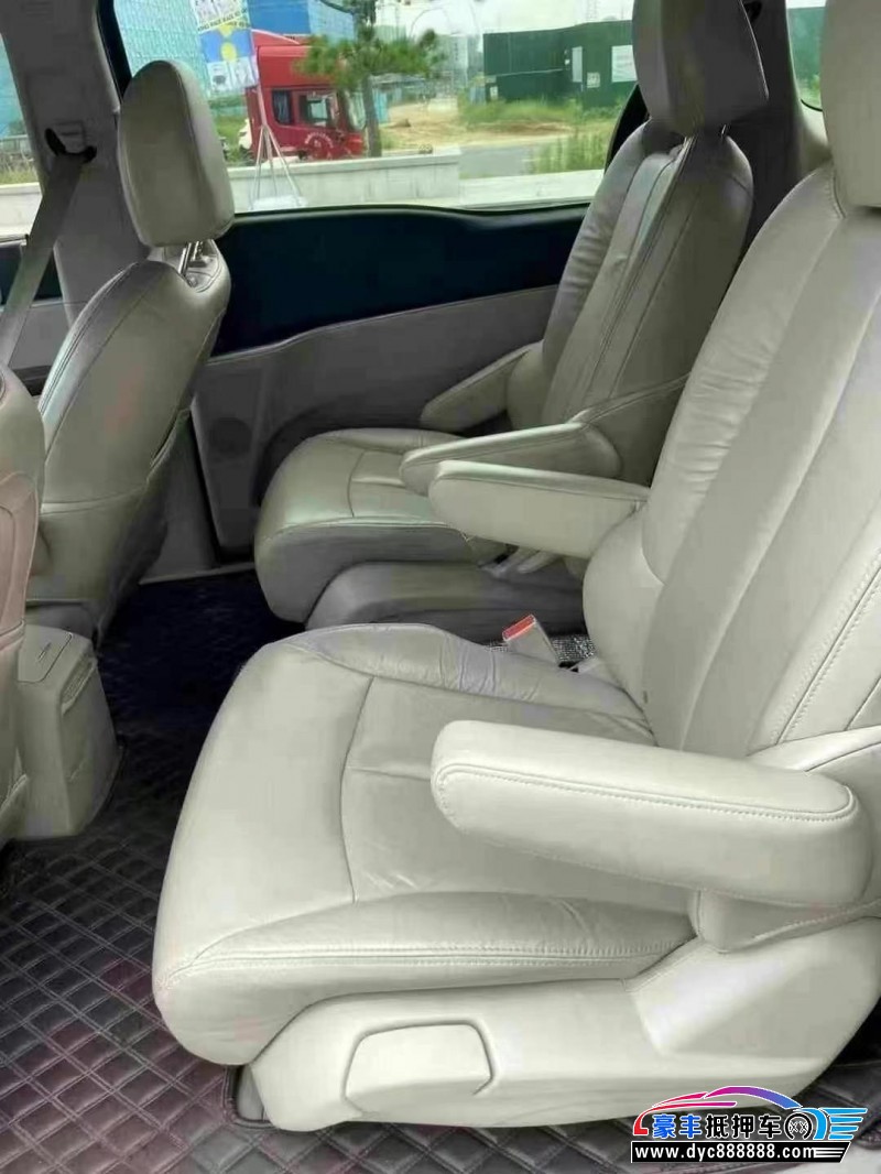 17年别克GL8MPV抵押车出售