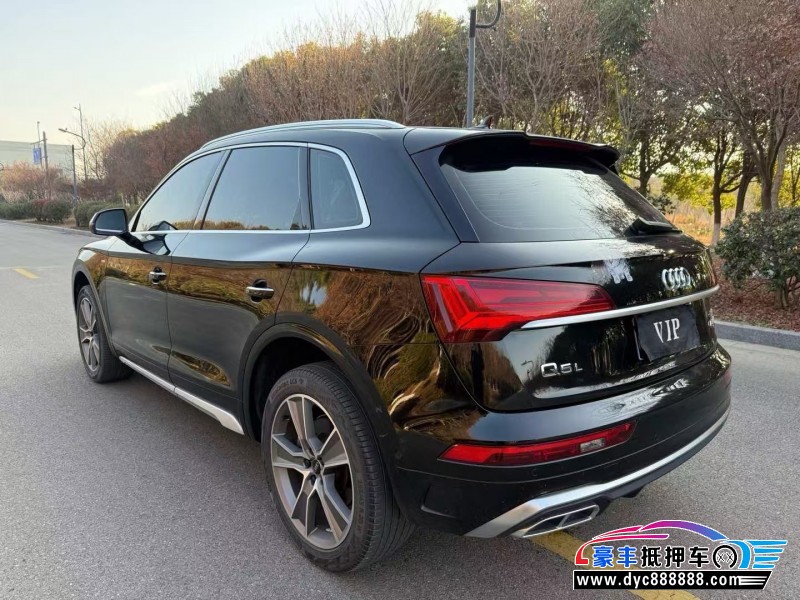 22年奥迪Q5轿车抵押车出售