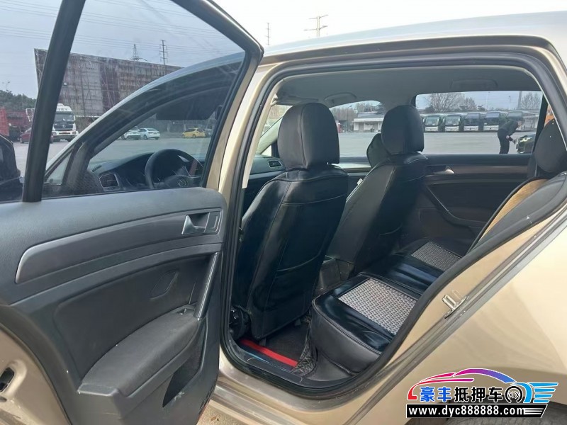 16年大众高尔夫轿车抵押车出售