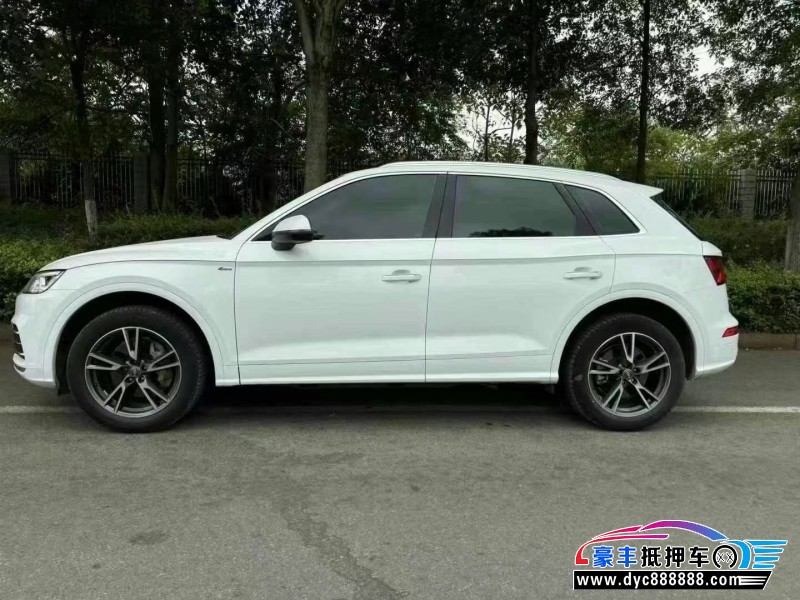 21年奥迪Q5轿车抵押车出售