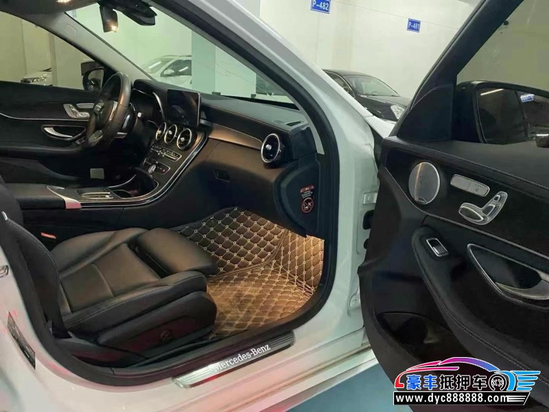 21年奔驰C轿车抵押车出售