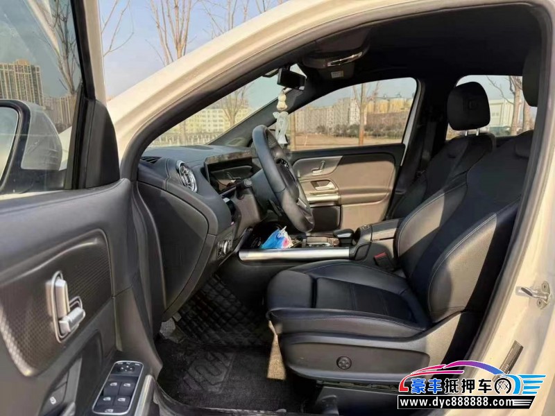 20年奔驰GLA轿车抵押车出售