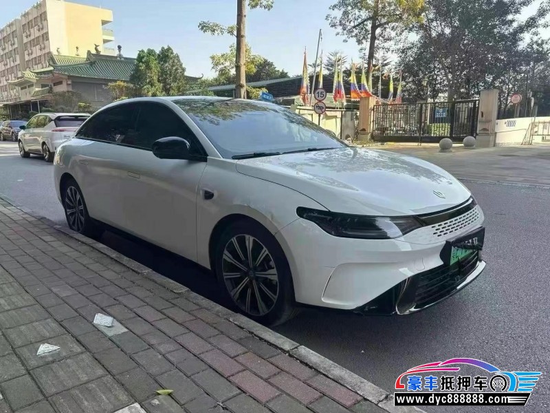 23年零跑c01轿车抵押车出售