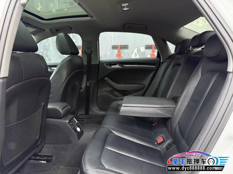 19年奥迪A3轿车抵押车出售