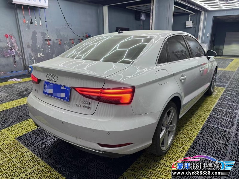 19年奥迪A3轿车抵押车出售