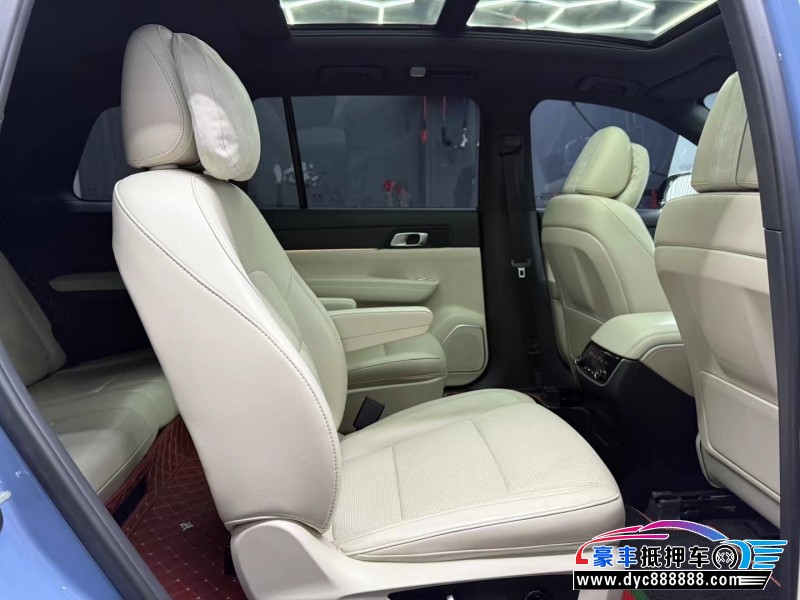 22年理想ONE轿车抵押车出售