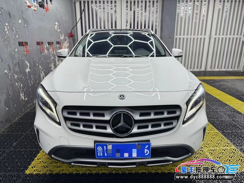 18年奔驰GLA轿车抵押车出售