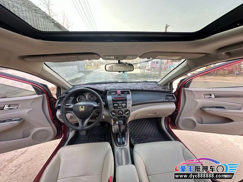 12年本田锋范轿车抵押车出售