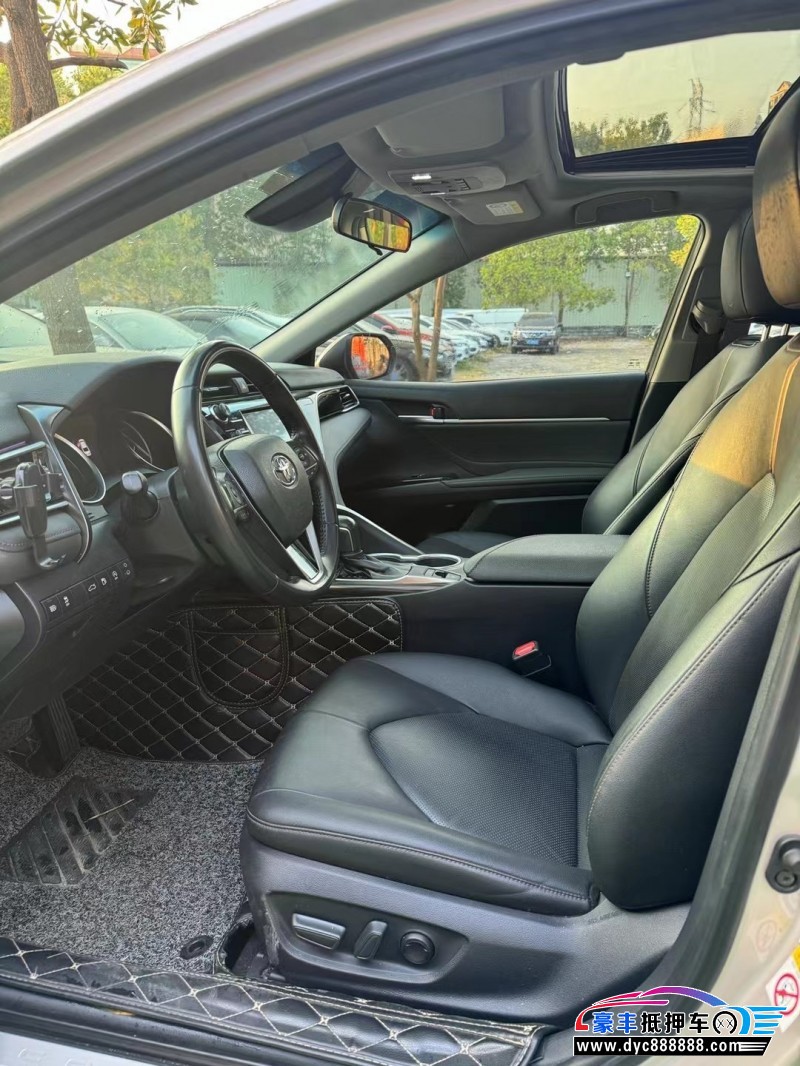 18年丰田凯美瑞轿车抵押车出售