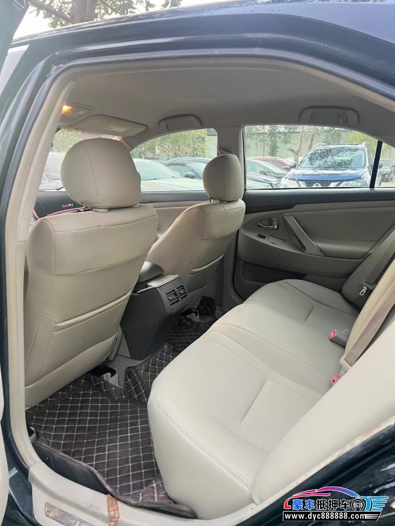 15年丰田凯美瑞轿车抵押车出售