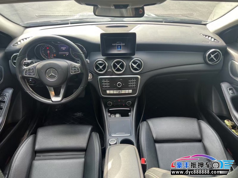 18年奔驰GLA轿车抵押车出售