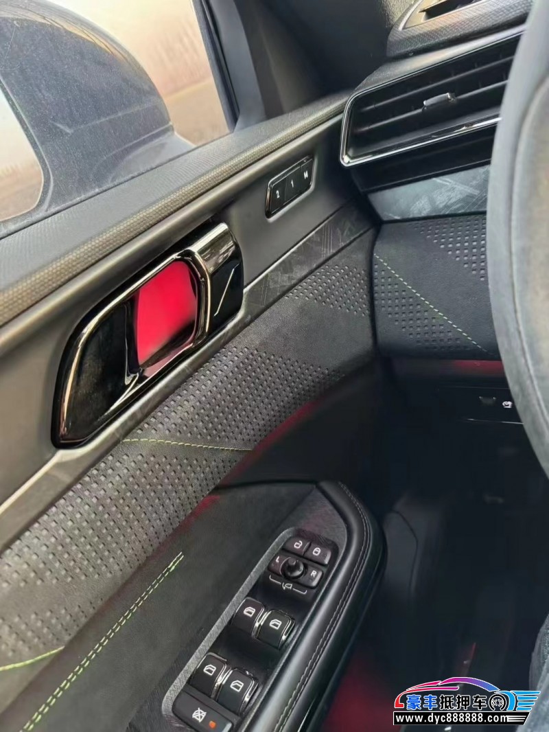 22年领克05轿车抵押车出售