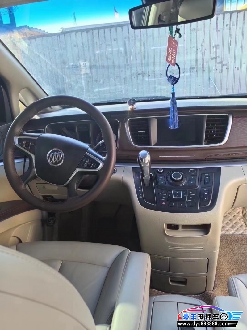 20年别克GL8轿车抵押车出售